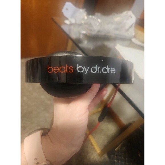 Beats Solo HD on-ear headphones with cable & case, black with red - Picture 1 of 9